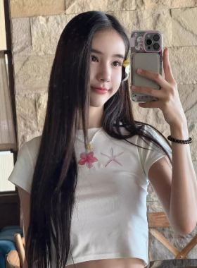 尊嘟好好看推荐~辣妹白色短袖正肩T恤女夏季别致印花短款露脐上衣