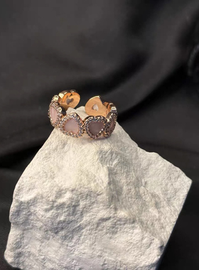 满圈粉色爱心镶钻戒指粉贝母爱心相连戒指简约百搭玫瑰金桃心指环