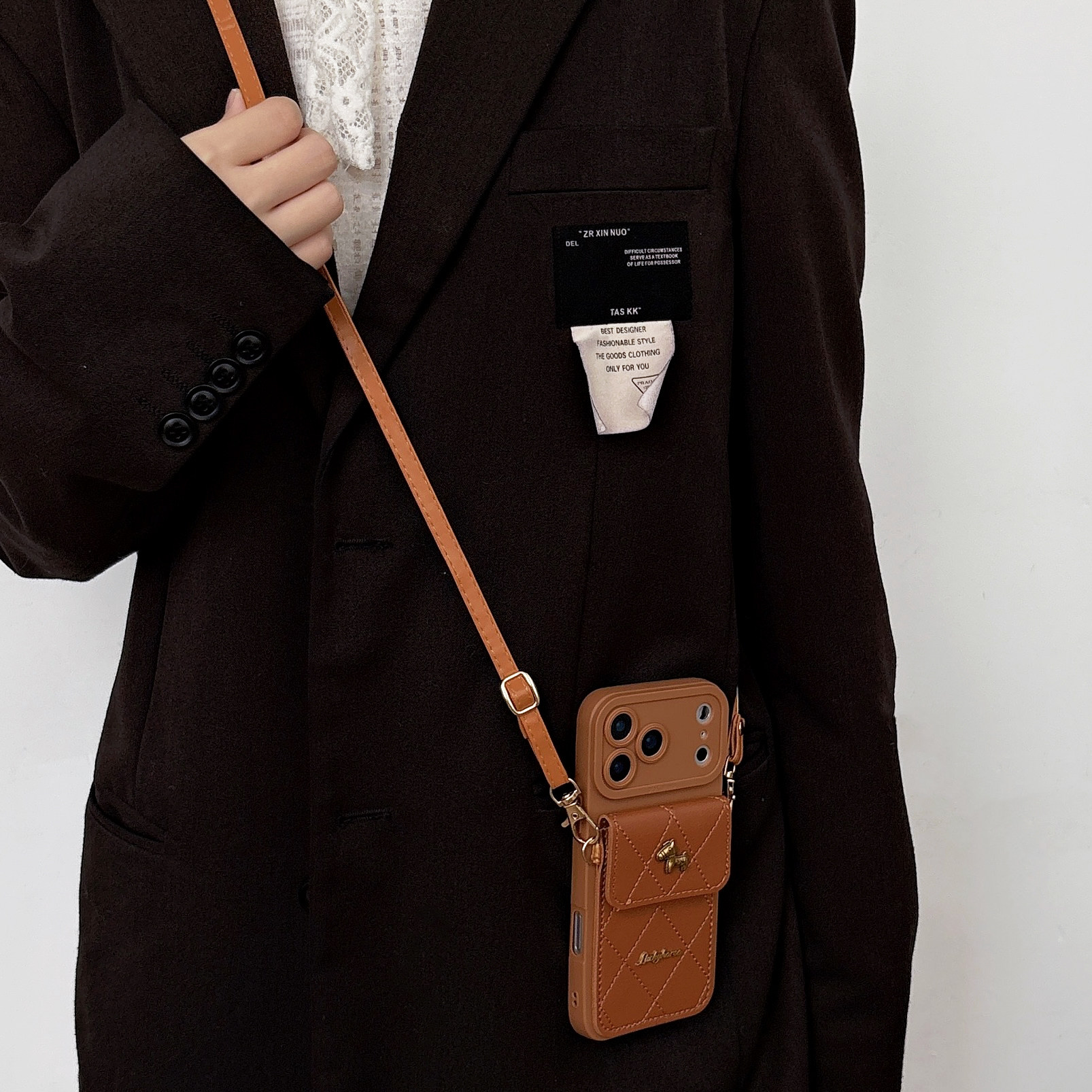 英文金属小马零钱卡包适用华为P80手机壳90荣耀500软P70斜挎挂绳mate60pro背带12nova14秋冬13畅享x50i女菱格,淘宝优惠券,粉丝福利购,淘宝优惠卷