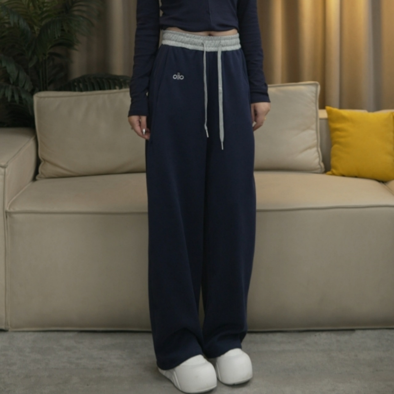 【高克重 高品质版本】秋冬加绒刺绣小标棉美式休闲弯刀阔腿裤女 - 图0