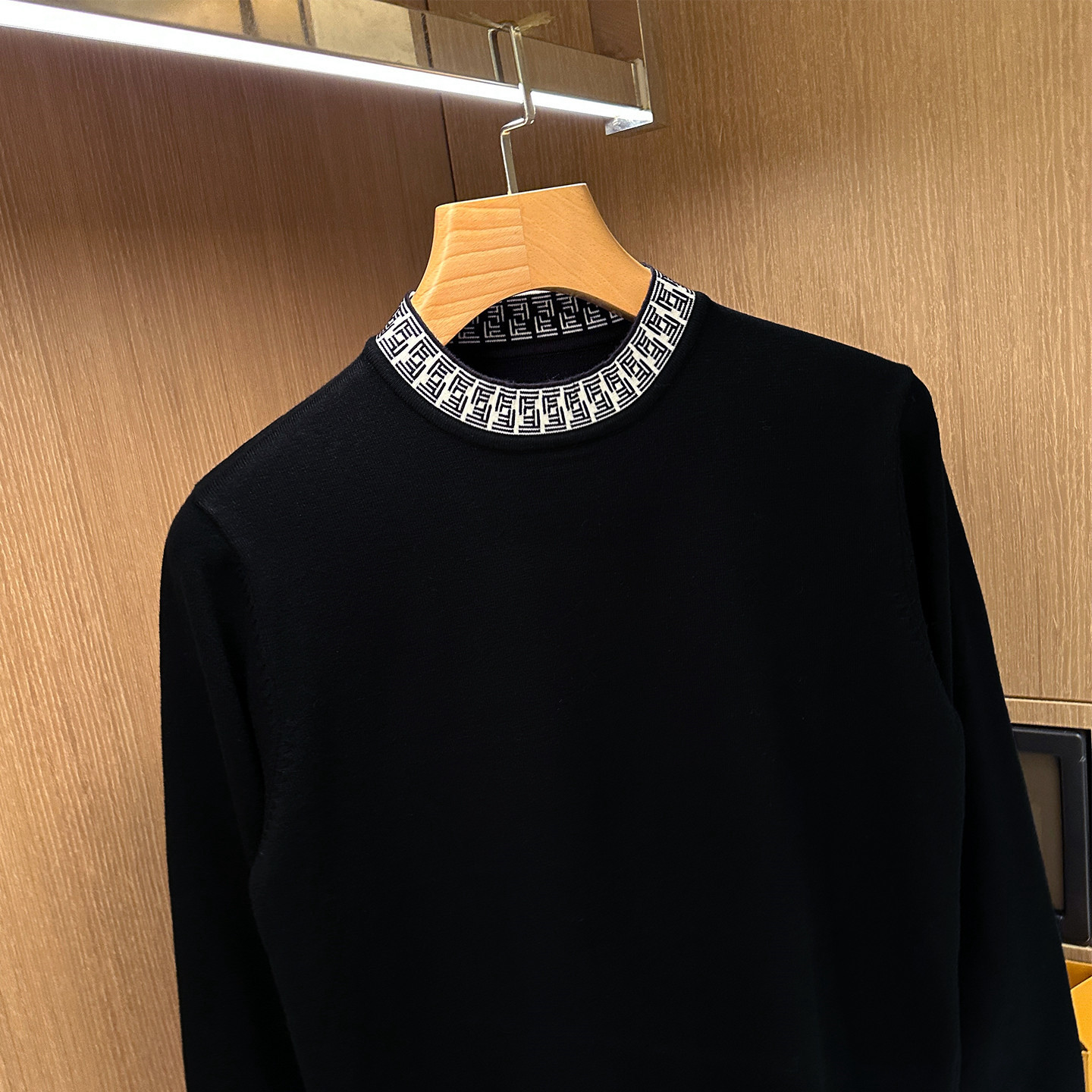 欧洲站潮流衣服男修身针织衫秋冬新款轻奢复古拼接螺纹圆领毛衣男,淘宝优惠券,粉丝福利购,淘宝优惠卷