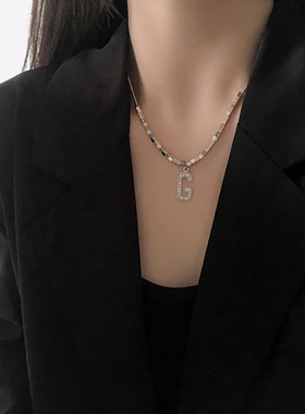 新款小众设计字母G项链男女简约字母钛钢小方块日韩卫衣链