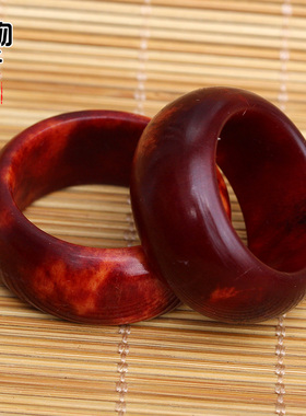 鹿角宽边暗红沁色戒指跑环指环