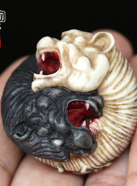 天然鹿角雕刻阴阳虎根付吊坠挂件手把件