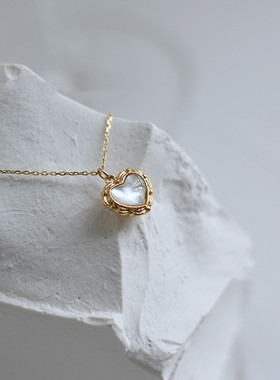 爱心贝壳钛钢高级吊坠女锁骨链