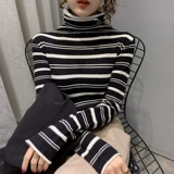 Демисезонный трикотажный свитер, в корейском стиле, облегающий крой, по фигуре