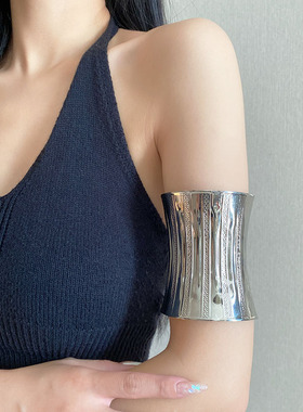 复古夸张宽边浮雕花纹臂环