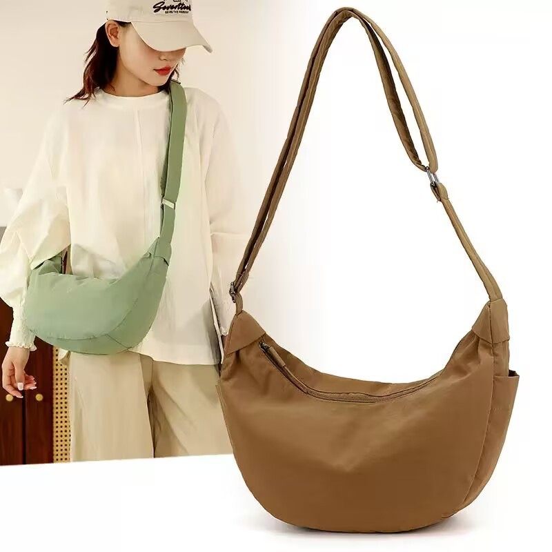 时尚休闲女斜挎包新款单肩包尼龙饺子包女士挎包简约轻便小布包包,淘宝优惠券,粉丝福利购,淘宝优惠卷