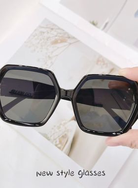 复古红色方形大框太阳镜防紫外线高级感素颜百搭可配度数近视墨镜