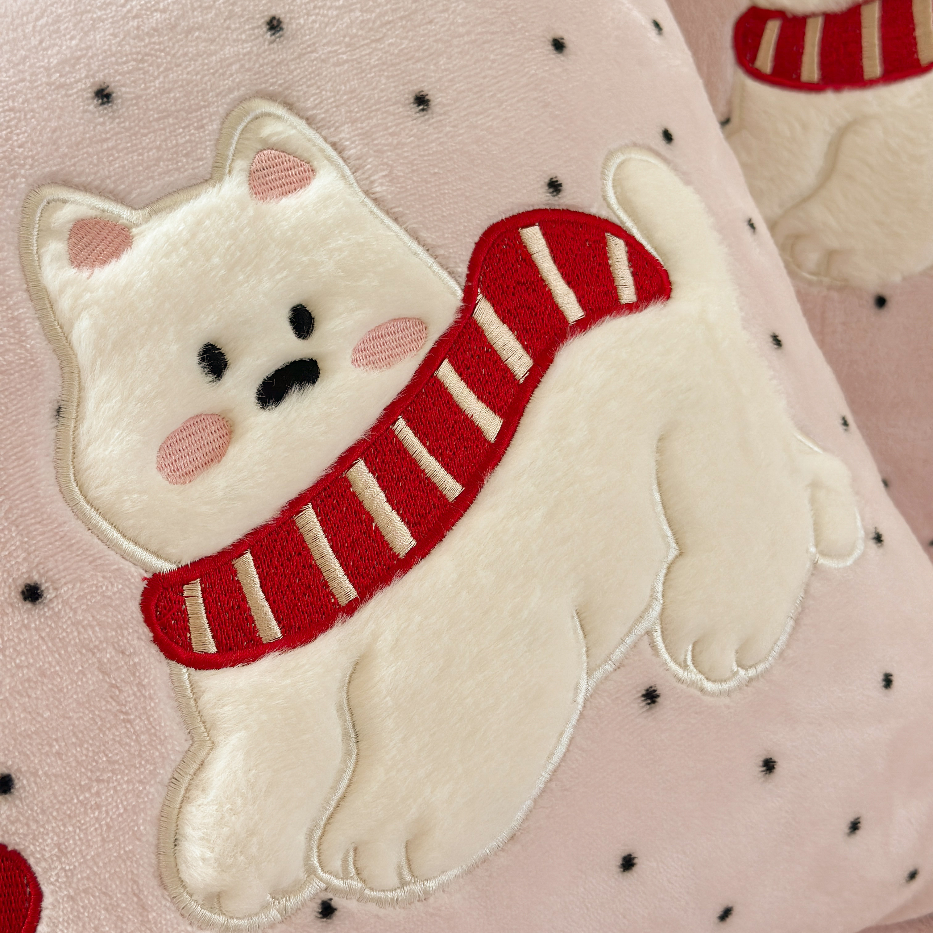 手提加厚抱枕被子两用牛奶绒办公室午休靠垫学生宿舍午睡枕头盖毯 - 图3