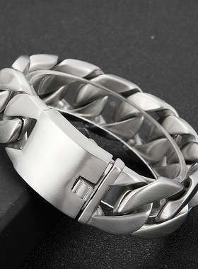 欧美宽度20mm时尚简约个性男士钛钢手链不掉色磨砂光面潮人饰品