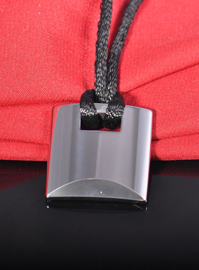 心锁高光泽梦克拉钨金吊坠情侣