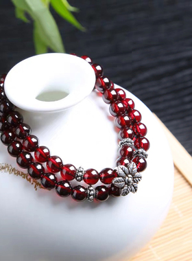 复古酒红石榴石手链本命年新款转运珠叠戴手串高级感新年礼物首饰