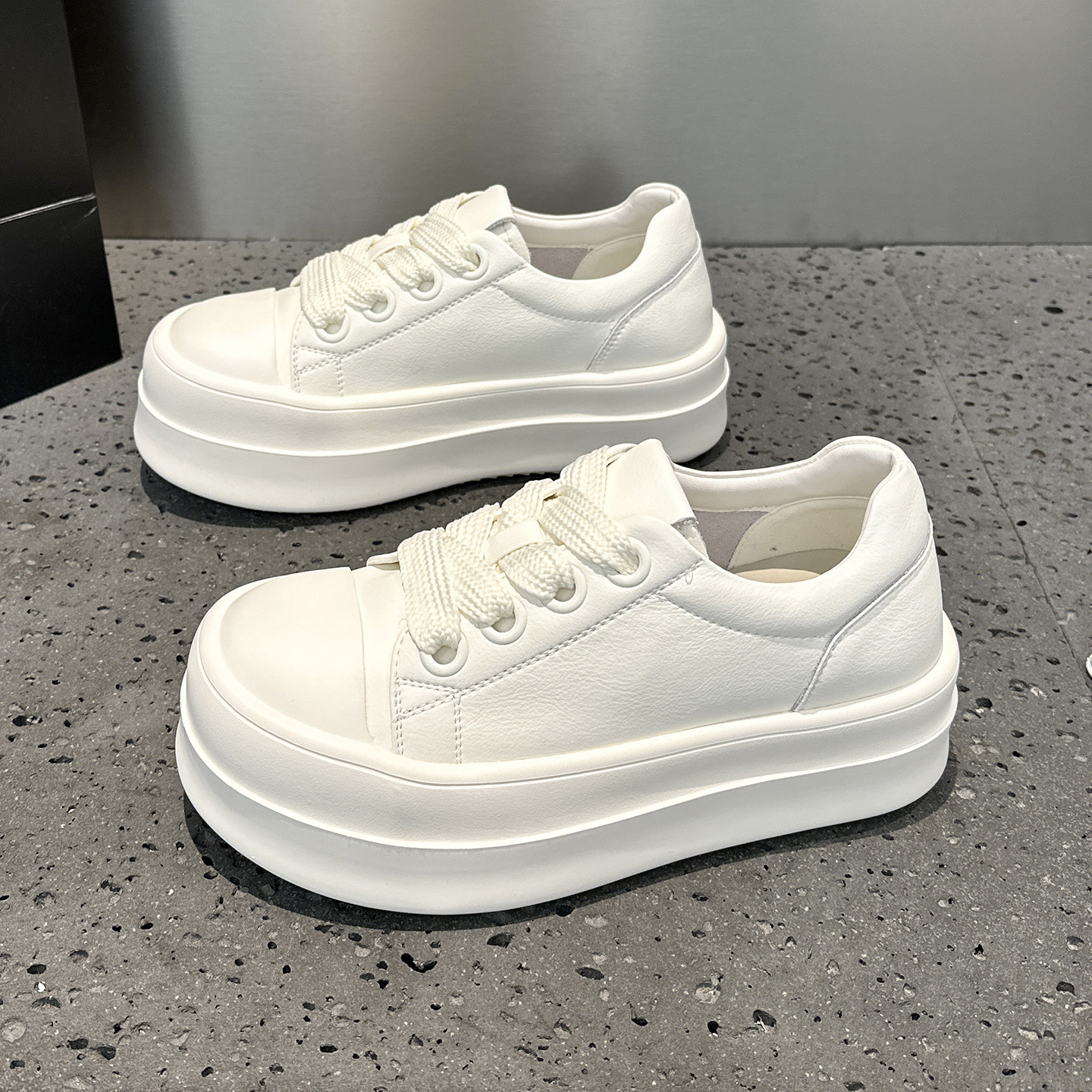 巨好看大头小白鞋女2026新款春秋季单鞋厚底松糕增高软底休闲板鞋,淘宝优惠券,粉丝福利购,淘宝优惠卷