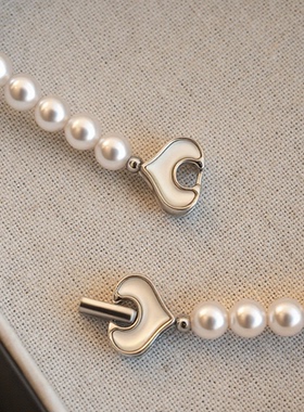 女款白色双层珍珠叠戴毛衣链