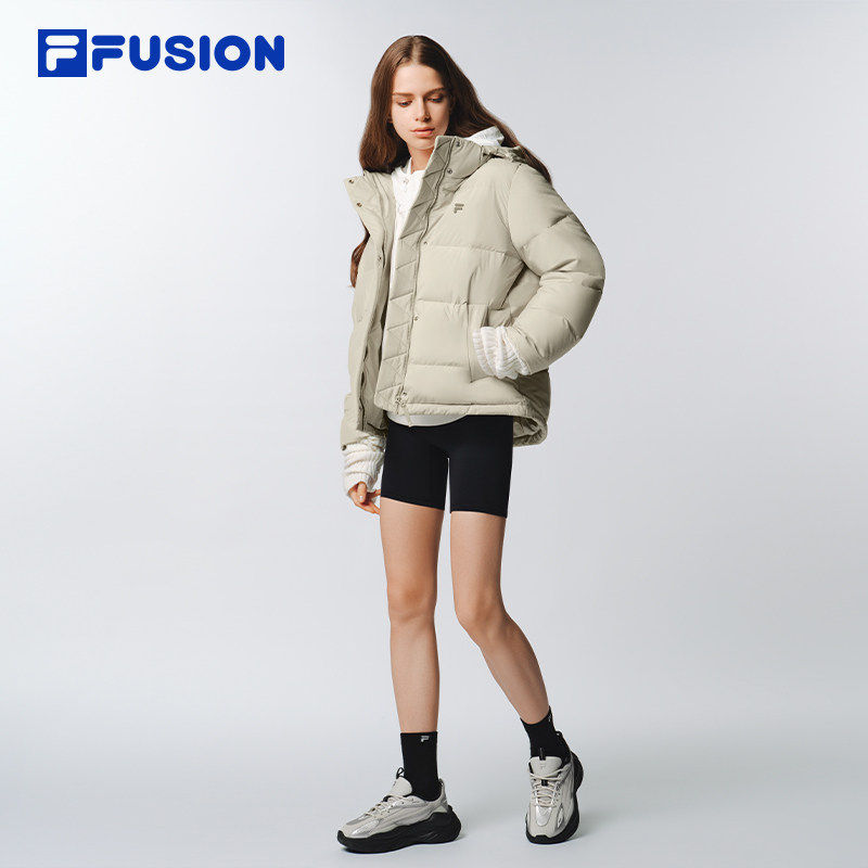 FILA FUSION斐乐潮牌羽绒服女2025冬季新款时尚休闲保暖连帽外套