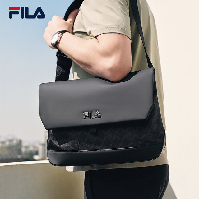 ກະເປົ໋າເປ້ຜູ້ຊາຍ FILA