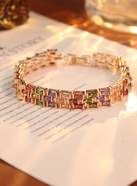 时尚女纯铜锆石手饰品