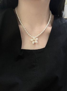 天然淡水巴洛克珍珠项链女真珍珠简约轻奢高级感花朵锁骨链新款