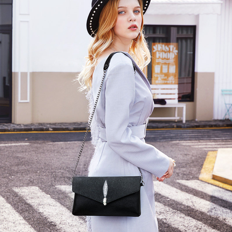 真皮手拿包女新款2020时尚斜挎小包 七黛女士包袋