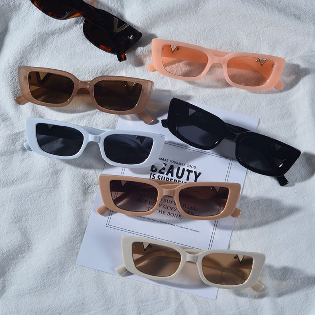 Small square frame ins street style notched letter sunglasses