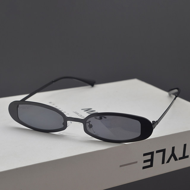 European and American retro fashionable oval punk sunglasses