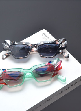 拍照街拍蝶形简约男女潮流时尚