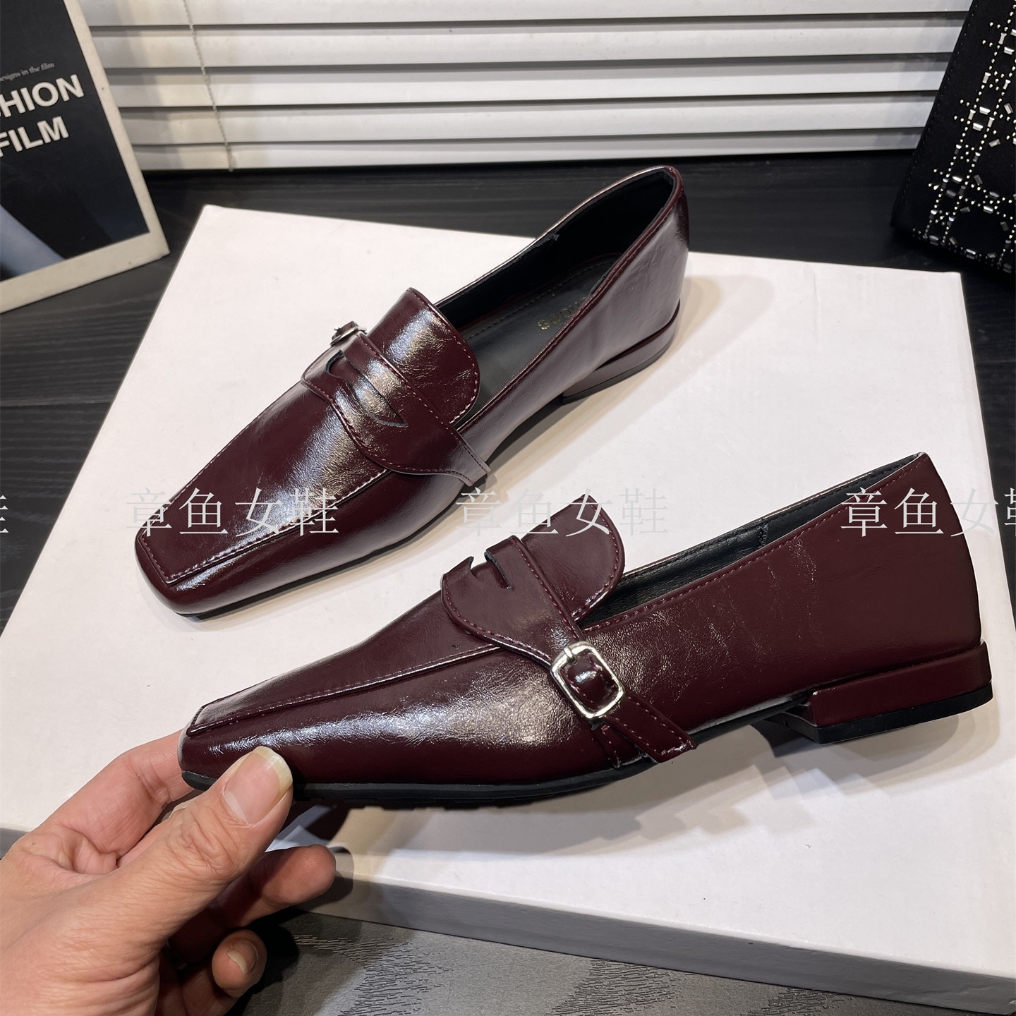 法式复古方头粗跟深口单鞋女新款小众设计感皮带扣一脚蹬乐福鞋,淘宝优惠券,粉丝福利购,淘宝优惠卷