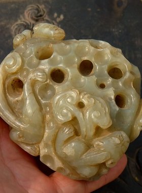 手工雕刻带证书新疆和田玉