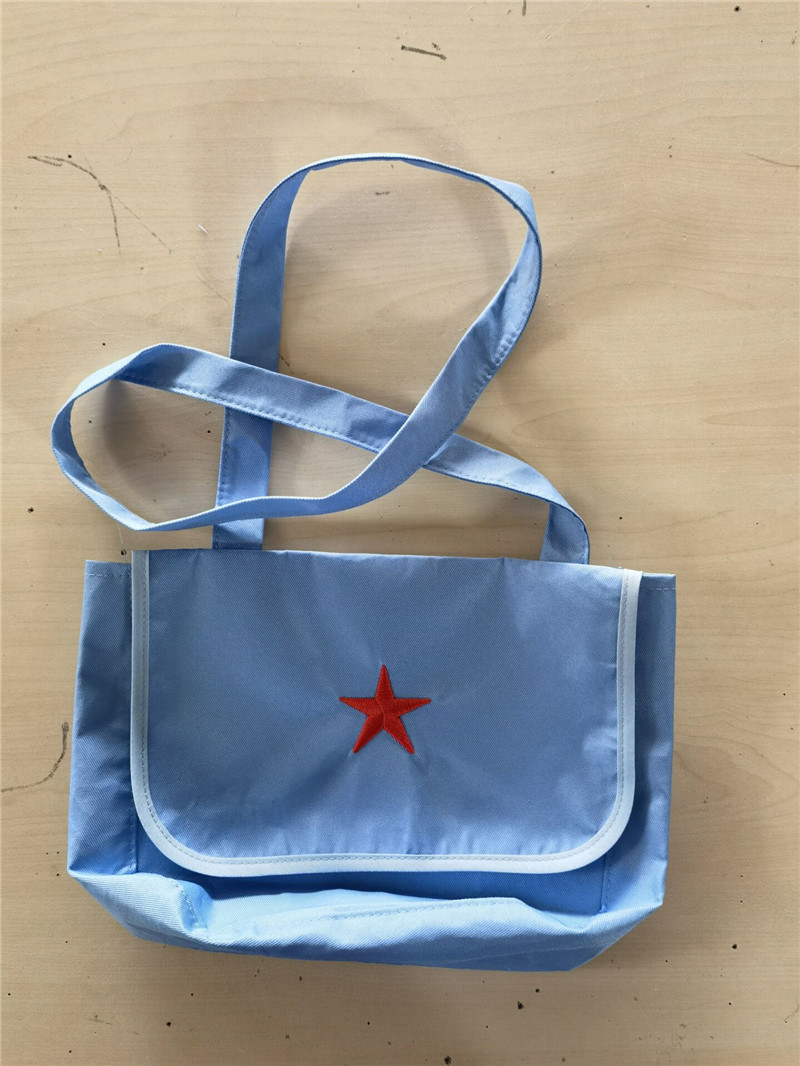 儿童演出道具扇子假发放牛鞭望远镜木质红缨枪道具红军大刀道具 - 图1