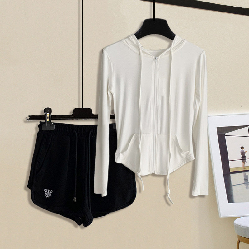  萌卡熊时尚套装