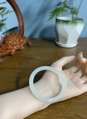 新疆直发正品和田玉蜂蜜水色手镯女款玉镯子天然玉石带证书