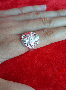 彝族凉山镂空银饰戒指