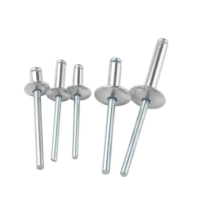 Big hat pull rivet semi-circular head pulling core