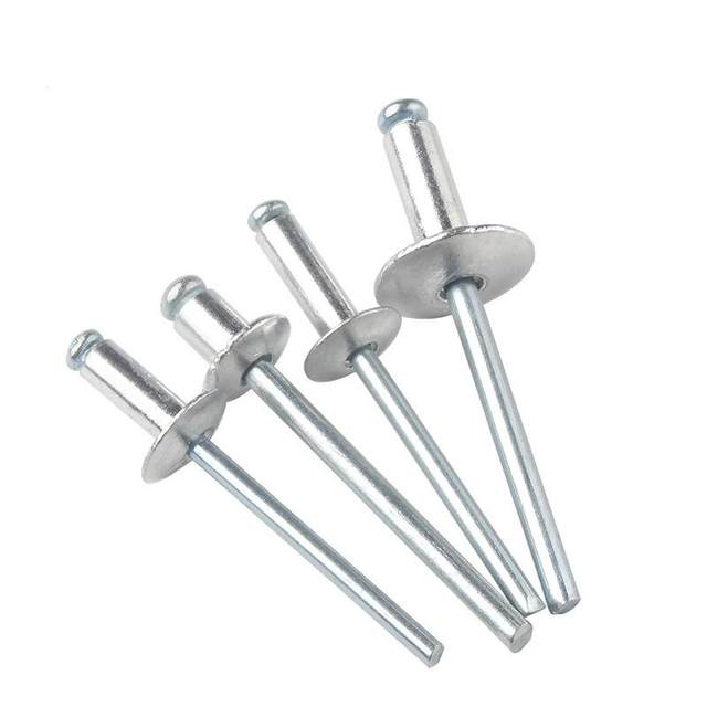 Big hat pull rivet semi-circular head pulling core