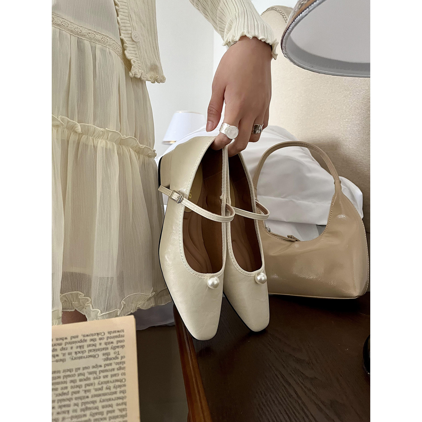 一拾方「珍珠」小众复古元素 一字带中跟设计玛丽珍浅口单鞋 - 图1