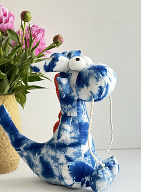 云南大理丽江手工扎染蓝染布艺动物扎染龙摆件家居摆件手工扎染