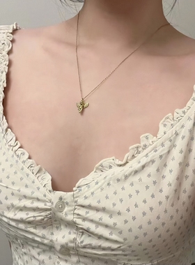 bm项链小红书女生新款金色哭泣天使锁骨链细链百搭brandymelville