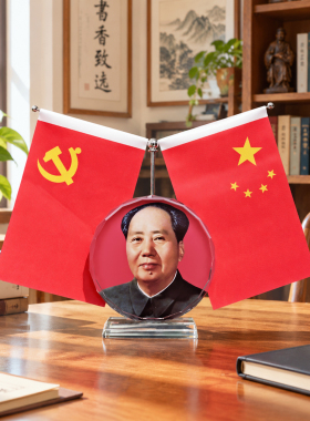 毛主席水晶红旗桌面摆件