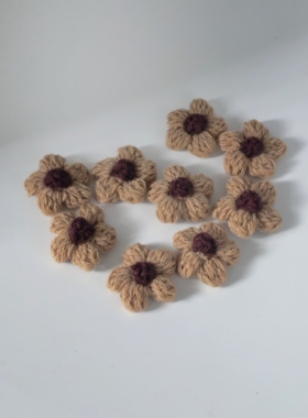 手工钩织毛线泡芙花成品花朵DIY发圈发夹抓夹零钱包挂饰服装配饰
