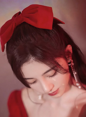 红色丝绒大蝴蝶结发夹后脑勺