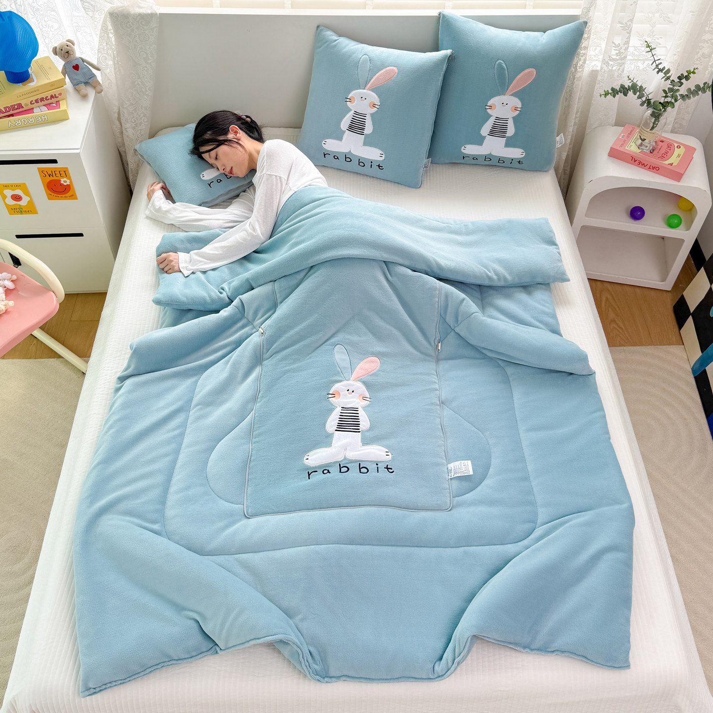 小兔子抱枕被两用加厚牛奶绒车载靠垫办公室学校沙发午睡折叠毛毯,淘宝优惠券,粉丝福利购,淘宝优惠卷