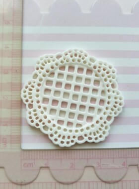 微缩仿真镂空粉白色花边食玩盘子娃屋捏捏装饰盘手工diy树脂配件