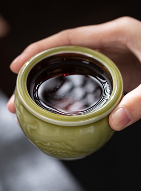 抖音同款青瓷年年有鱼手工鎏金主人杯 黄金茶杯杯底镶银莲花品茗