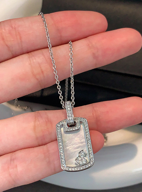 XMR爆闪设计感镶钻方牌吊坠项链