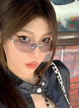 美式复古金属猫眼浅水银太阳眼镜女款户外度假防紫外线高级感墨镜