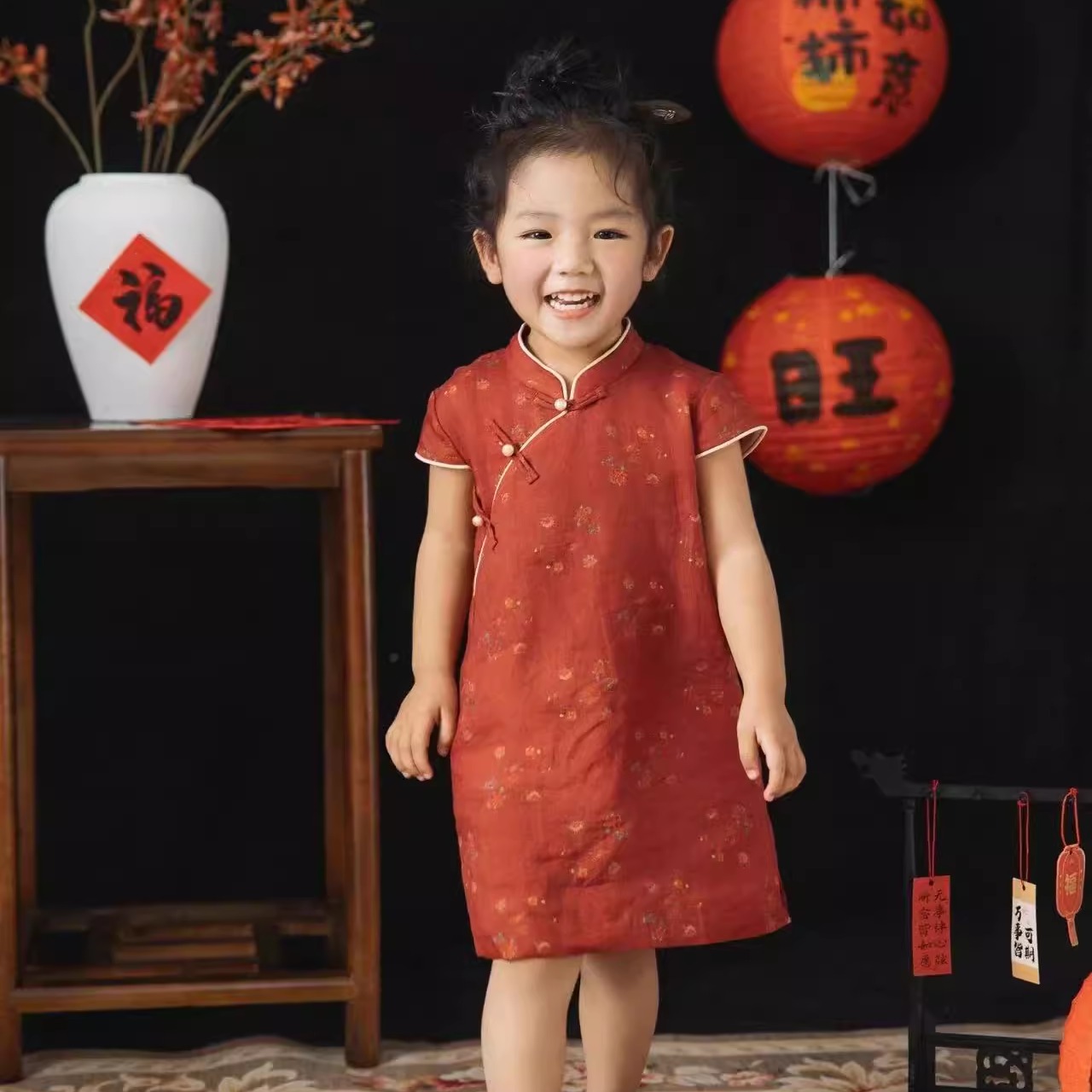 红色女童盘扣旗袍摄影服装薄款艺术新中式小女孩古风民国风连衣裙 - 图1