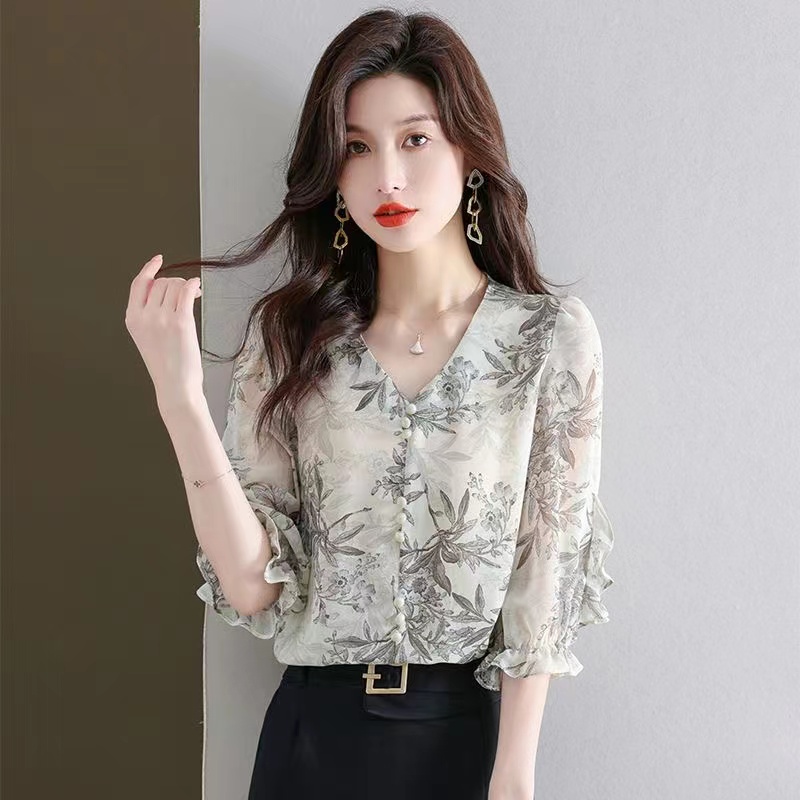 时尚V领雪纺衫女人味上衣2025春季新款洋气小衫印花衬衣遮肚小衫,淘宝优惠券,粉丝福利购,淘宝优惠卷