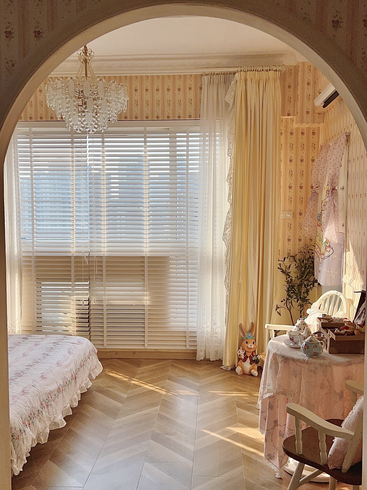 美式纯纸田园背景墙壁纸粉色玫瑰花竖条纹女孩房婚房卧室墙裙壁纸,淘宝优惠券,粉丝福利购,淘宝优惠卷