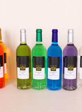 现代简约装饰仿真酒白兰地威士忌酒柜展示道具模型样板间软装陈设